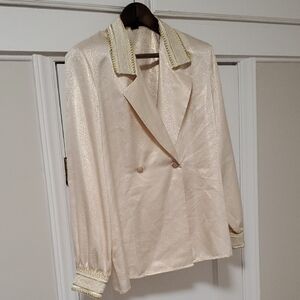 NWTs Cream Double-Breasted Blazer with Tailored Fit